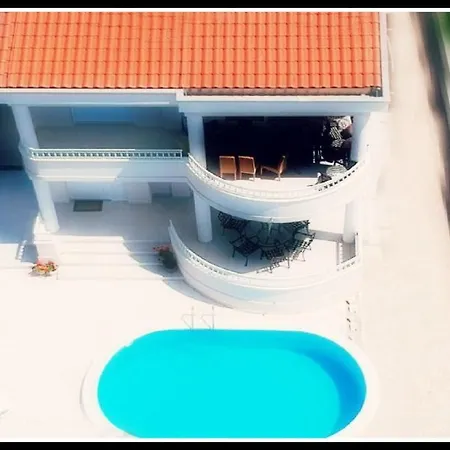 Bella By The Sea - Heated Pool, Jacuzzi, Sauna 아파트
