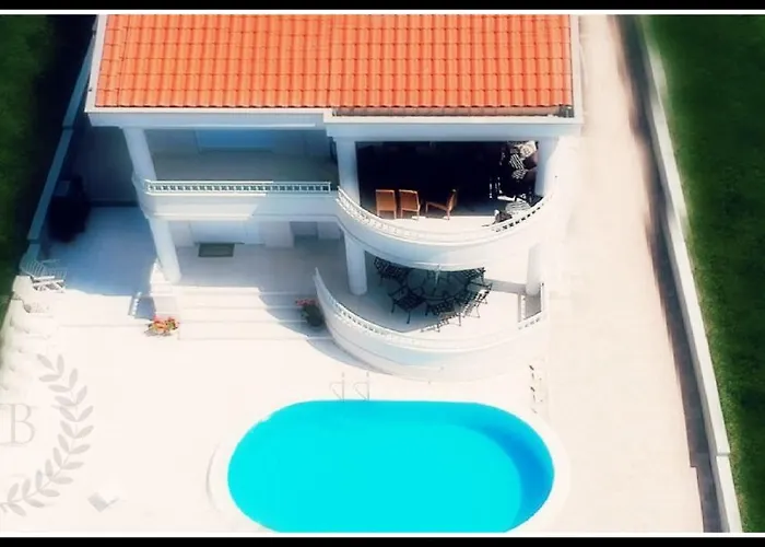 Bella By The Sea - Heated Pool, Jacuzzi, Sauna Apartamento