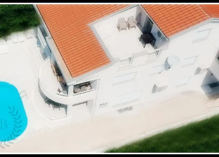 Bella By The Sea - Heated Pool, Jacuzzi, Sauna * Kožino